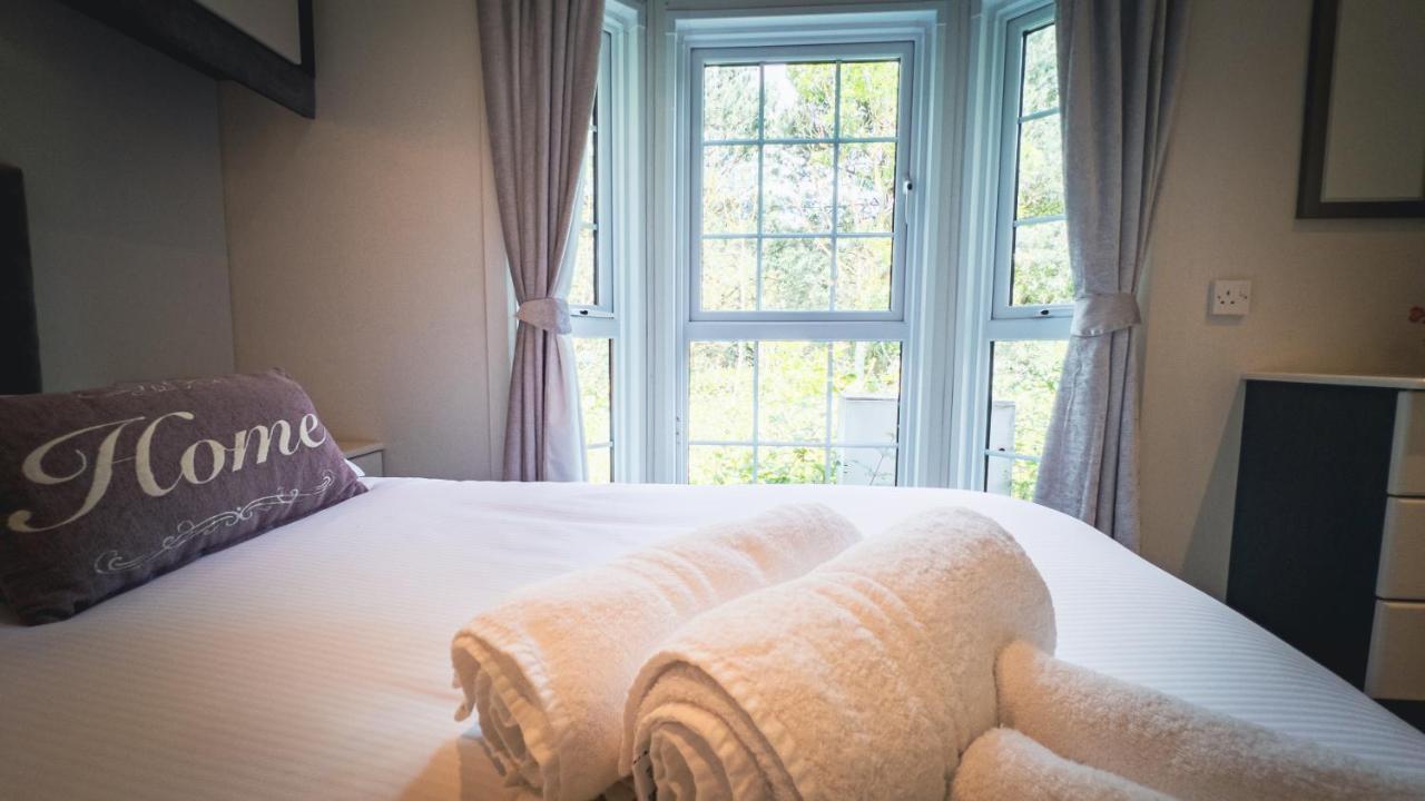 Angie'S Haven, Superb 2 Bedroom Lodge With Hot Tub - Sleeps 6 - Felmoor Park Morpeth Exterior photo